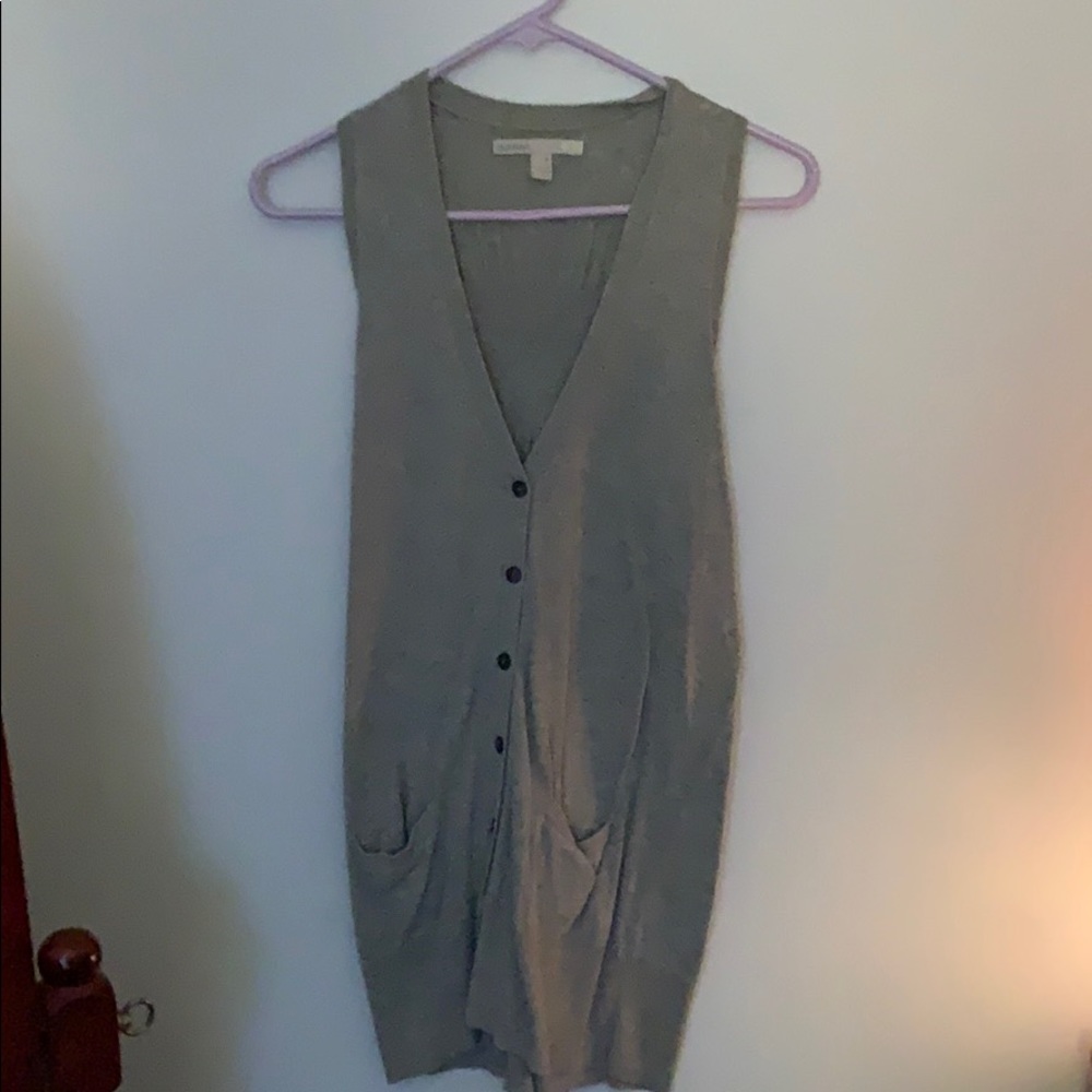 Sleeveless sweater
